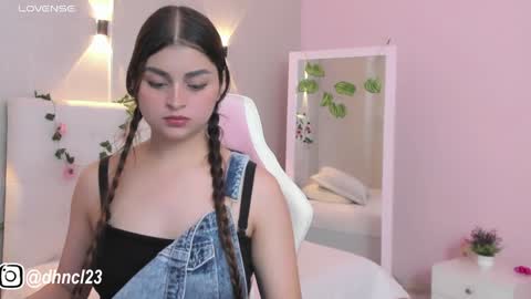 Snapshot of gabriellahoney18 chatting on 01-31-25, 07:29 Gabriella online show from 01-31-25, 07:29