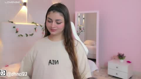 Snapshot of gabriellahoney18 chatting on 02-07-25, 09:37 Gabriella online show from 02-07-25, 09:37