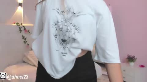 Snapshot of gabriellahoney18 chatting on 03-05-25, 01:42 Gabriella online show from 03-05-25, 01:42