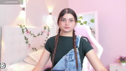 Snapshot of gabriellahoney18 chatting on 03-05-25, 10:21 Gabriella online show from 03-05-25, 10:21