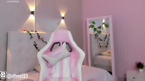 Snapshot of gabriellahoney18 chatting on 03-07-25, 08:11 Gabriella online show from 03-07-25, 08:11