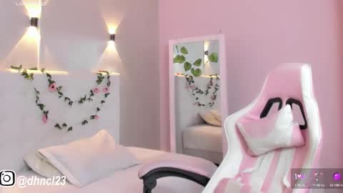 Snapshot of gabriellahoney18 chatting on 03-09-25, 12:53 Gabriella online show from 03-09-25, 12:53