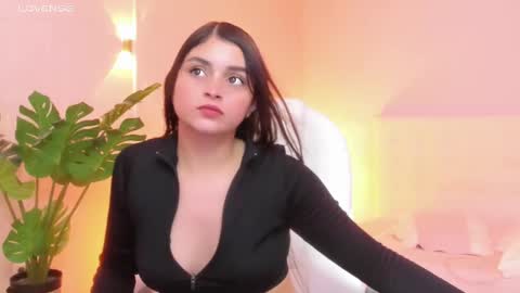 Snapshot of gabriellahoney18 chatting on 09-08-25, 08:41 Gabriella online show from 09-08-25, 08:41