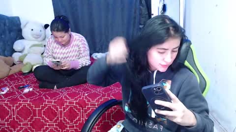 Snapshot of gaby_foz chatting on 01-22-25, 11:10 Gabriela online show from 01-22-25, 11:10