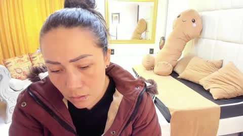 gabriela online show from 10-14-25, 02:07