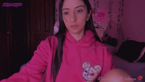 Snapshot of gabyye_capprins chatting on 11-21-25, 12:43 gabyye capprins online show from 11-21-25, 12:43