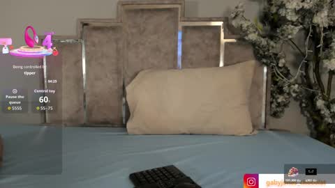 gabyyjones online show from 10-18-25, 11:44