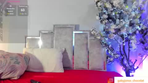 gabyyjones online show from 10-21-25, 11:44