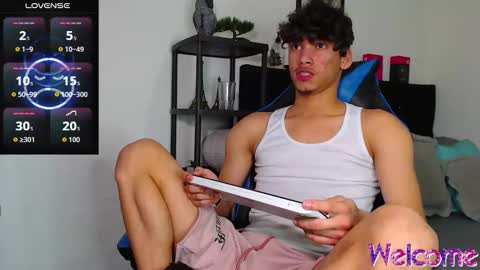 Snapshot of gael_jones chatting on 11-23-25, 12:54 gael_jones online show from 11-23-25, 12:54