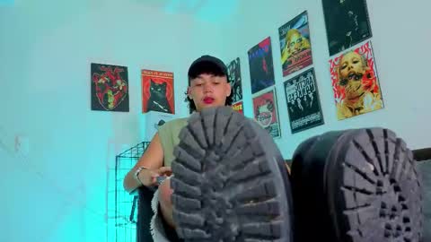 Gael Conner online show from 11-12-25, 03:29