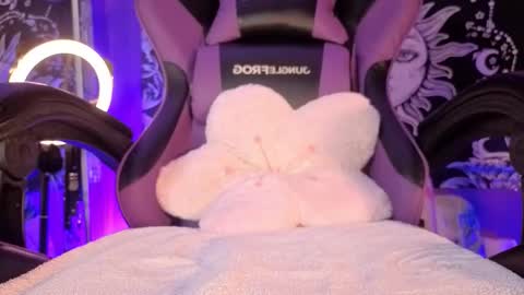 Gaia online show from 03-26-26, 02:33