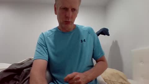 Snapshot of gamerboy200 chatting on 10-24-25, 01:46 gamerboy200 online show from 10-24-25, 01:46