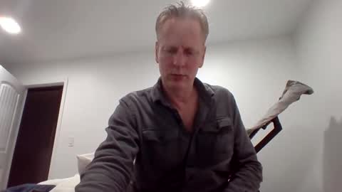 Snapshot of gamerboy200 chatting on 11-04-25, 01:27 gamerboy200 online show from 11-04-25, 01:27