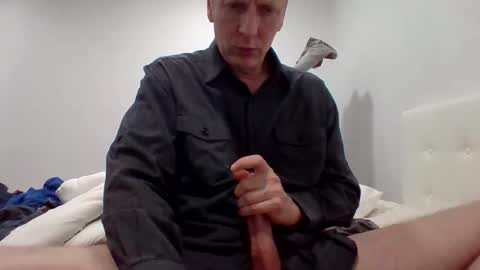 Snapshot of gamerboy200 chatting on 11-12-25, 03:07 gamerboy200 online show from 11-12-25, 03:07