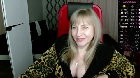 Snapshot of ganet469 chatting on 12-11-24, 08:28 Janette online show from 12-11-24, 08:28