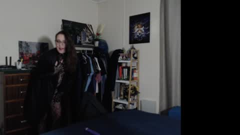 HOT  online show from 02-22-25, 10:29