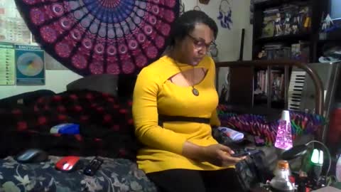 Gardenia online show from 11-26-25, 02:01