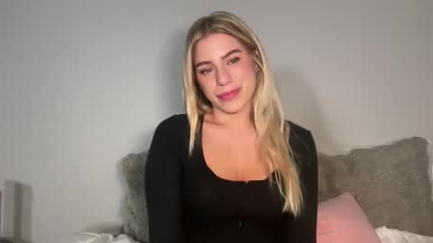 Snapshot of gardenofedennn chatting on 10-21-25, 01:17 Garden Of Eden online show from 10-21-25, 01:17