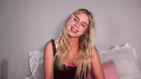 Snapshot of gardenofedennn chatting on 10-30-25, 01:29 Garden Of Eden online show from 10-30-25, 01:29