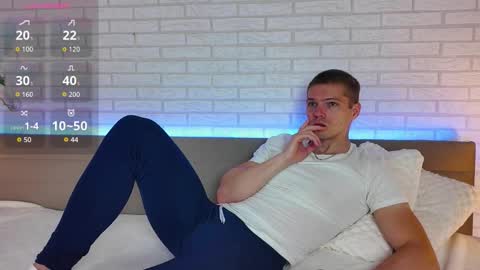 Snapshot of garettvosss chatting on 09-29-25, 04:17 Gared online show from 09-29-25, 04:17