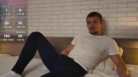 Snapshot of garettvosss chatting on 10-18-25, 06:05 Gared online show from 10-18-25, 06:05