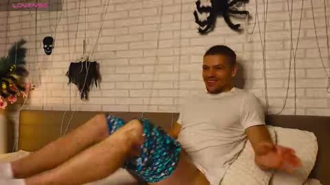 Snapshot of garettvosss chatting on 11-02-25, 06:27 Gared online show from 11-02-25, 06:27