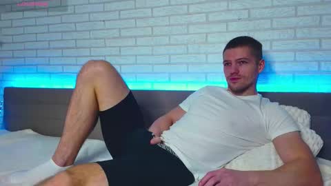 Snapshot of garettvosss chatting on 12-15-25, 08:18 Gared online show from 12-15-25, 08:18