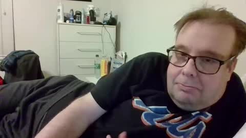 Snapshot of garyg930 chatting on 12-16-25, 03:22 Gary online show from 12-16-25, 03:22