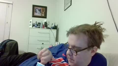 Snapshot of garyg930 chatting on 12-18-25, 01:33 Gary online show from 12-18-25, 01:33