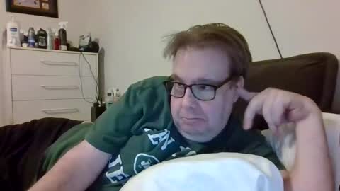 Snapshot of garyg930 chatting on 12-22-25, 02:19 Gary online show from 12-22-25, 02:19