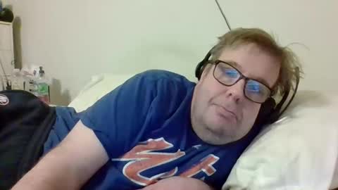 Snapshot of garyg930 chatting on 01-07-26, 03:42 Gary online show from 01-07-26, 03:42