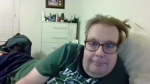 Snapshot of garyg930 chatting on 01-12-26, 02:28 Gary online show from 01-12-26, 02:28