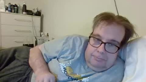 Snapshot of garyg930 chatting on 02-07-26, 04:27 Gary online show from 02-07-26, 04:27