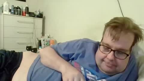 Snapshot of garyg930 chatting on 02-12-26, 02:17 Gary online show from 02-12-26, 02:17