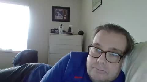 Snapshot of garyg930 chatting on 03-08-26, 09:29 Gary online show from 03-08-26, 09:29