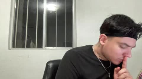 Snapshot of garypinepineapple chatting on 04-23-26, 07:09 garypinepineapple online show from 04-23-26, 07:09