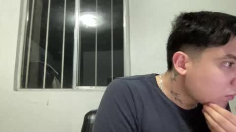 Snapshot of garypinepineapple chatting on 04-25-26, 06:16 garypinepineapple online show from 04-25-26, 06:16