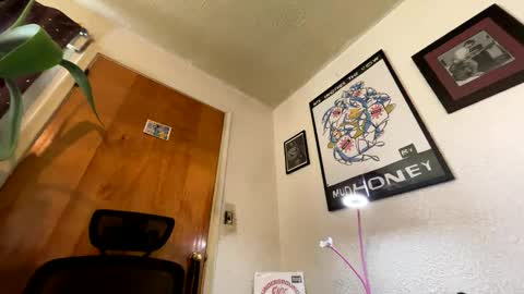 Snapshot of garypumpt chatting on 12-03-25, 06:39 marvin pumpt online show from 12-03-25, 06:39