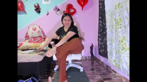 Diana online show from 11-25-25, 02:44