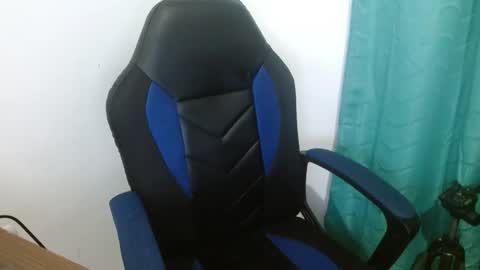 Snapshot of gatika_sexy chatting on 01-06-25, 07:20 katia online show from 01-06-25, 07:20