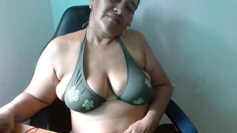 Snapshot of gatika_sexy chatting on 01-26-25, 06:16 katia online show from 01-26-25, 06:16
