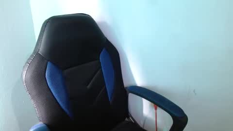 Snapshot of gatika_sexy chatting on 02-13-25, 07:42 katia online show from 02-13-25, 07:42