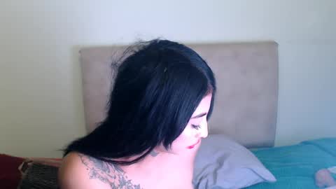 gatita13333321 online show from 04-01-26, 01:28