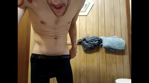 Snapshot of gatz21590 chatting on 09-28-25, 03:45 gatz21590 online show from 09-28-25, 03:45