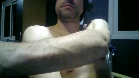 Snapshot of gauchors21 chatting on 10-18-25, 03:09 gauchors21 online show from 10-18-25, 03:09