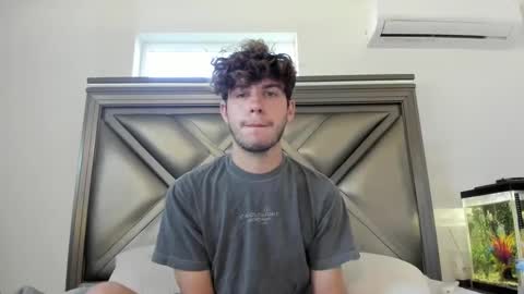 Snapshot of gayndepressed chatting on 10-10-25, 08:30 Trace online show from 10-10-25, 08:30