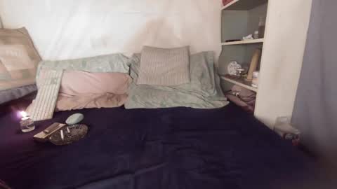 gayrobbin online show from 10-08-25, 09:51