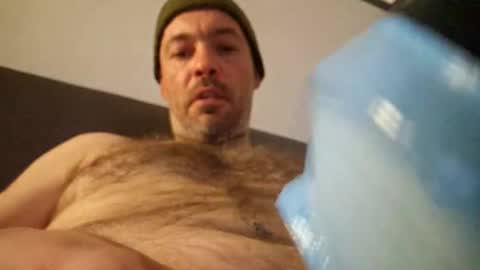 Snapshot of gazg1984 chatting on 05-12-26, 01:14 gazg1984 online show from 05-12-26, 01:14