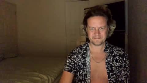 gcsurfer81 online show from 01-03-25, 09:04