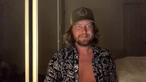 gcsurfer81 online show from 10-22-25, 08:47